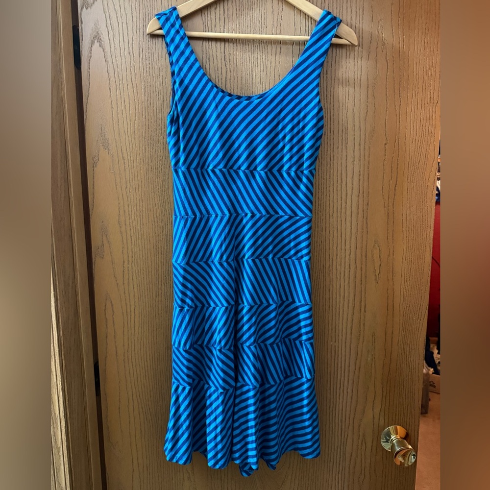 Roz & Ali Vibrant Blue and Black Striped Tiered Midi Dress Like New!